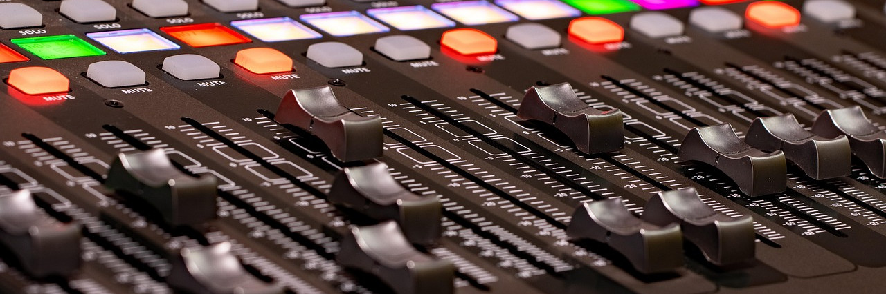 Aqui você vai ouvir músicas e a palavra de Deus, reflexões, pregações, artistas e bandas independentes, informação, prestação de serviço, músicas e muita diversão com a melhor companhia.